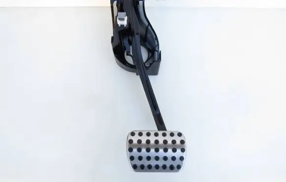 Mercedes-Benz CLS C218 X218 Brake pedal A2042902101 A1702900182