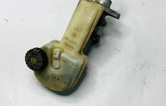 Mercedes-Benz R W251 Master brake cylinder 26415600124 628210012