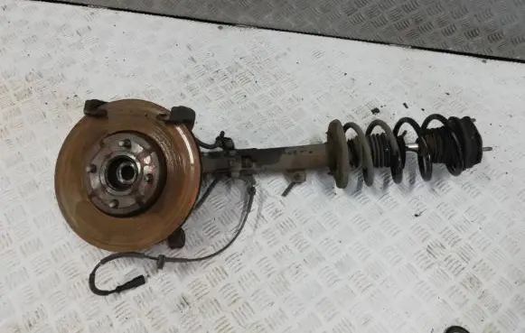 Opel Zafira C Front wheel hub spindle knuckle