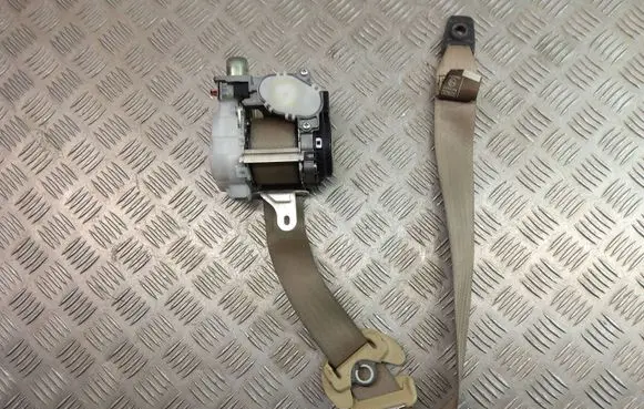 Lexus GS 300 350 430 450H Front seatbelt 7J0828-0310