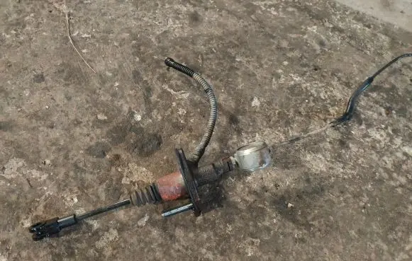 Clutch slave cylinder