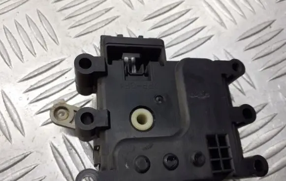 Mazda 3 I Air flap motor/actuator