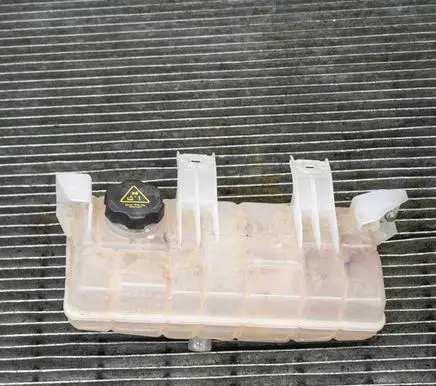 Tesla Model S Coolant expansion tank/reservoir 103612400C