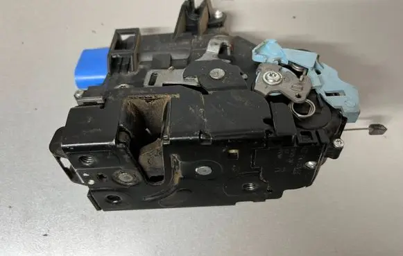 Volkswagen Caddy Front door lock 3D1837016AQ A442771 DA66307GF
