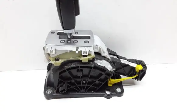 Volvo V70 Gear shifter/selector P30759122