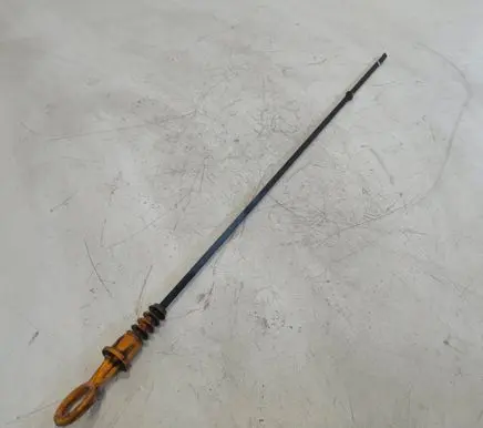 Volkswagen PASSAT B5.5 Oil level dip stick 