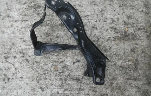 Mercedes-Benz E W212 Headlight/headlamp mounting bracket 212620030 B21313