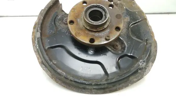 Rear wheel hub spindle/knuckle