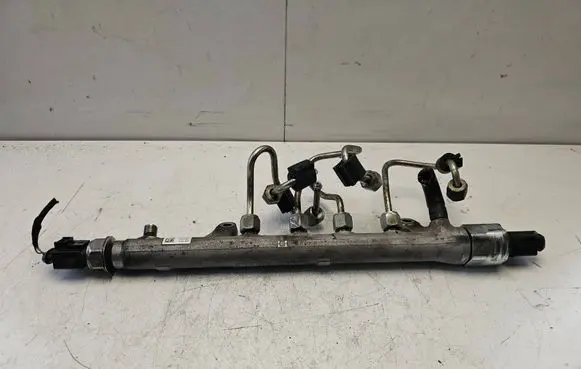 Skoda Octavia Mk2 (1Z) Fuel main line pipe 03L089H 290310 0007951