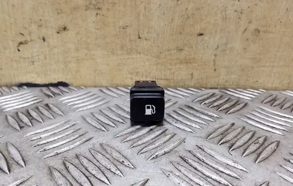 Citroen C4 Grand Picasso Fuel tank opening switch 