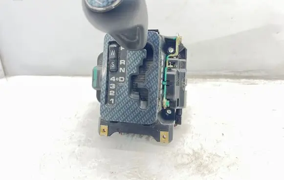 Mercedes-Benz SLK R170 Gear shifter/selector A2022670537
