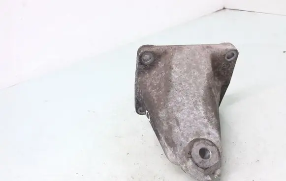 Mercedes-Benz E W210 Engine mounting bracket 6042230004