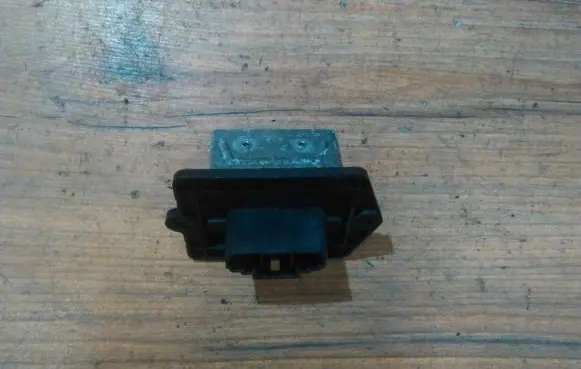 Mazda 323 Heater blower motor/fan resistor hb151bc5e