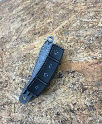 Steering wheel buttons/switches