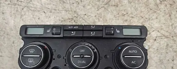 Volkswagen PASSAT B6 Climate control unit 74677581