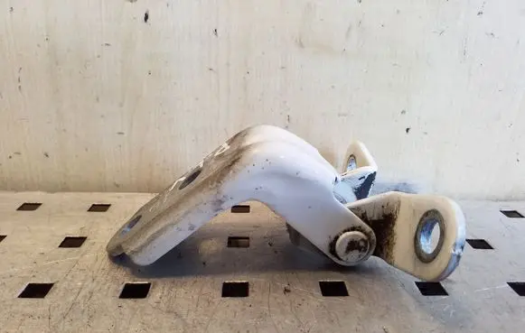 Hyundai ix35 Front door upper hinge