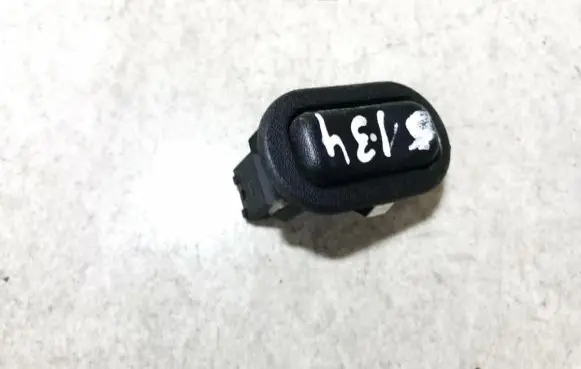 Opel Zafira A Electric window control switch 90561388 13353100