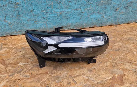 Dacia Duster III Headlight/headlamp 260107725R