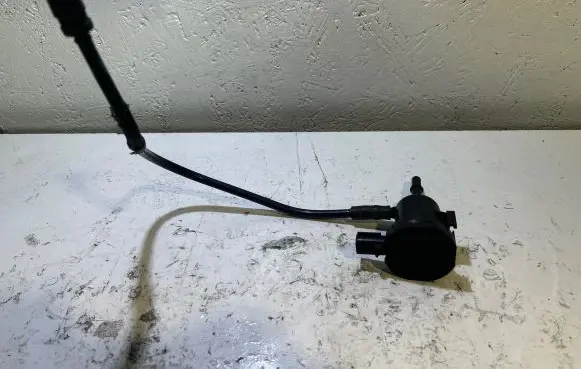 Dodge Challenger Vacuum valve PA66GF33 043370 04891738AB