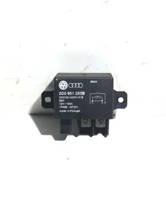 Volkswagen Touareg I Fuse module 2D0951253B V23132A2001X16