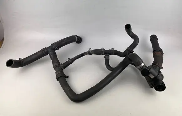 Engine coolant pipe/hose