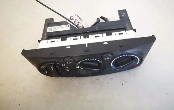 Toyota Avensis T250 Climate control unit 5590005240 55900-05240