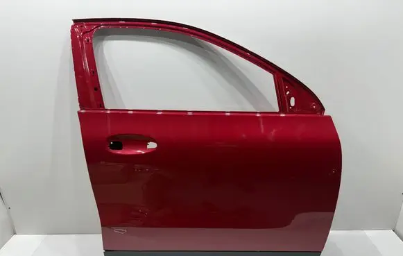 Mercedes-Benz GLA H247 Front door