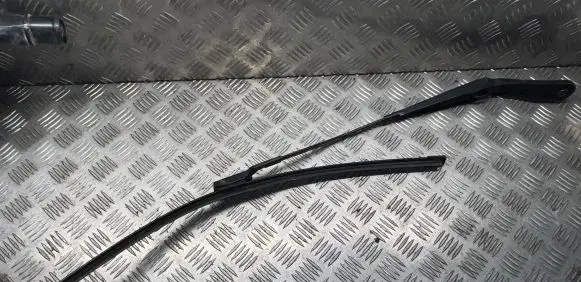 Volvo S80 Windshield/front glass wiper blade 30796035