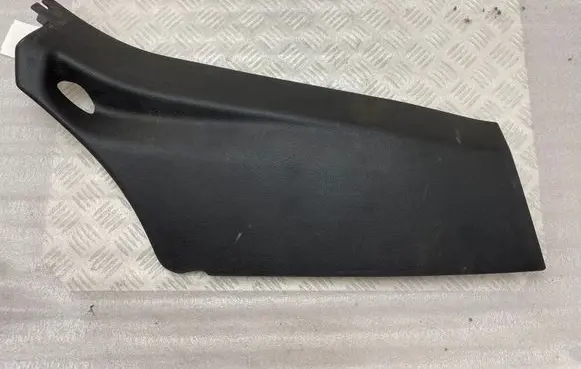 BMW 2 F46 (D) pillar trim (bottom) 7323666