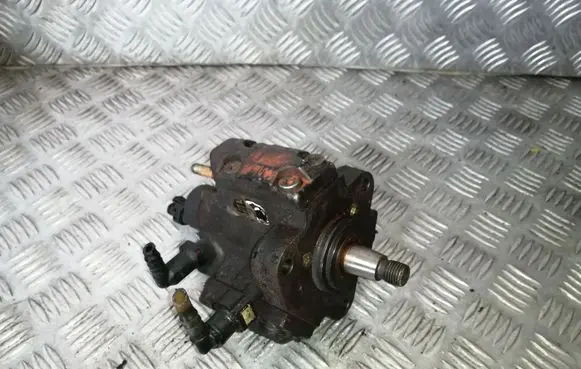 Renault Scenic I Fuel injection high pressure pump 7700111010 0445010018 0281002483