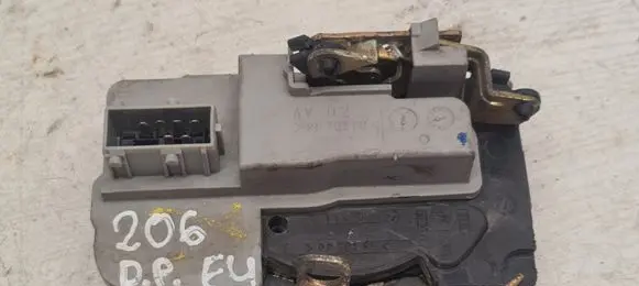 Peugeot 206 Front door lock AVD2