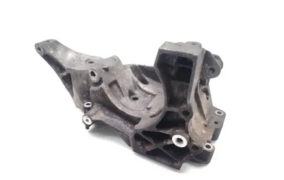 BMW 1 E82 E88 Generator/alternator bracket 7802639 13992010
