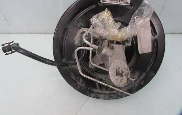 Renault Megane III Brake booster 472100005R