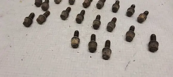 Volkswagen Transporter - Caravelle T4 Nuts/bolts 