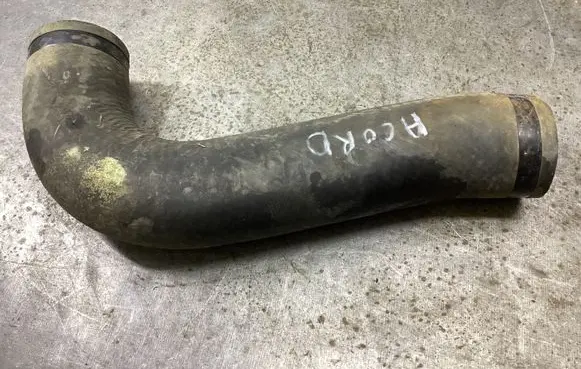 Coolant pipe/hose