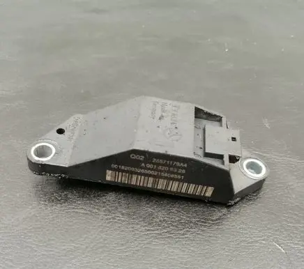 Mercedes-Benz E W211 Airbag deployment crash/impact sensor A0018209326