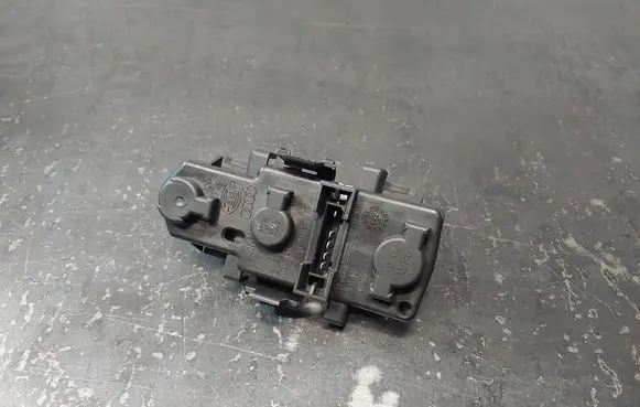 Audi A6 S6 C5 4B Tail light bulb cover holder B5831BL