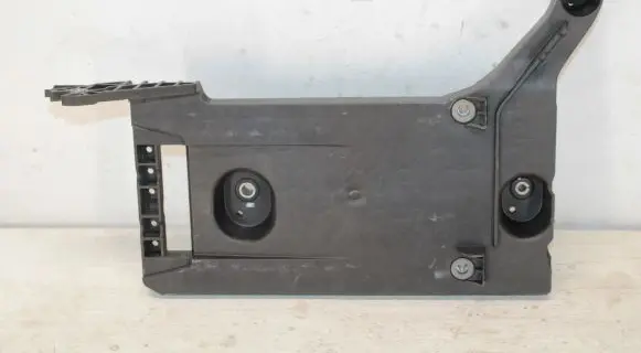 Volkswagen PASSAT B8 Battery tray 3G0907509A