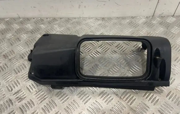 BMW 1 E81 E87 Air filter box cover 7787254