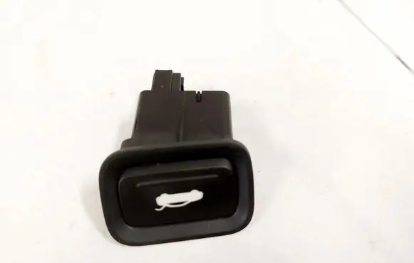 Hyundai i40 Tailgate/trunk/boot open switch 39R590-1100