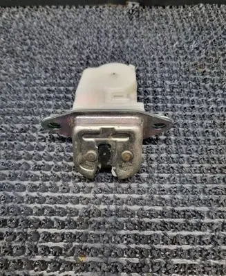 Subaru XV I Loading door lock 2615