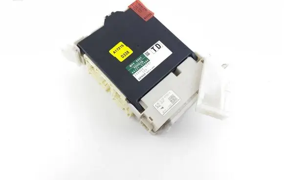 Toyota Prius (XW50) Fuse module 8922147500 8273047550A