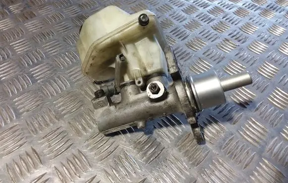 Opel Vectra C Master brake cylinder 320670701