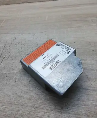 BMW 5 E39 Airbag control unit/module 8374799