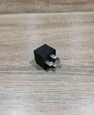 Audi A6 S6 C6 4F Other relay 8K0951253 074811A 643