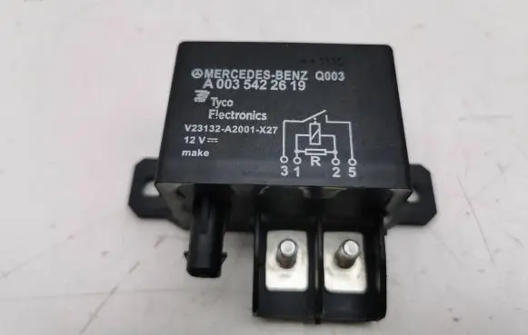 Mercedes-Benz C W204 Battery relay fuse A0035422619