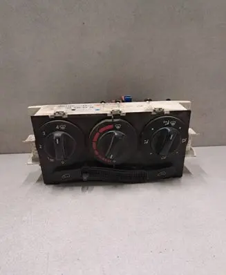 Mercedes-Benz A W168 Climate control unit 1688300385