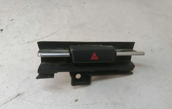 Mazda CX-3 Hazard light switch KT190