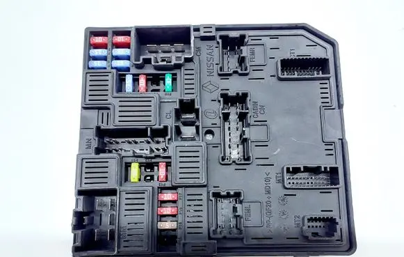 Nissan Qashqai Fuse module 284B74BA0A