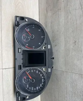 Speedometer (instrument cluster)